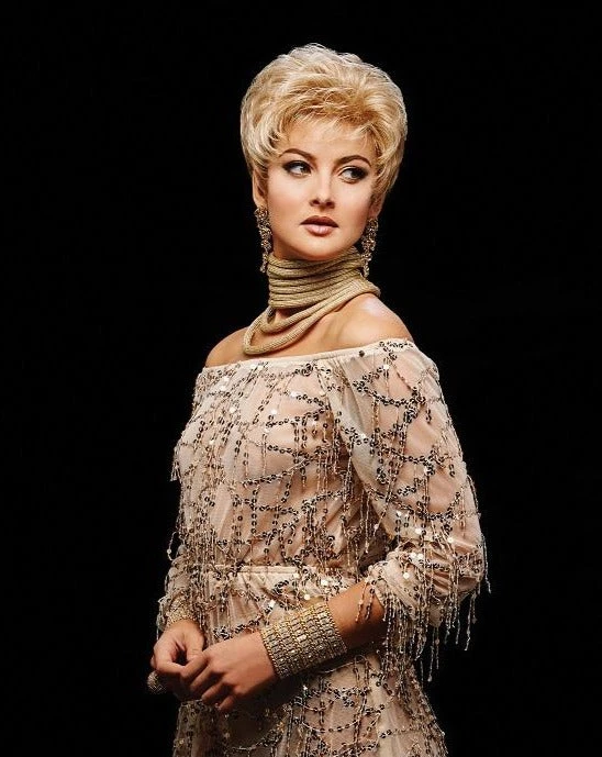 Acclaim Wig By Gabor | Large Cap 8 Acclaim Wig By Gabor | Large Cap - Image 6