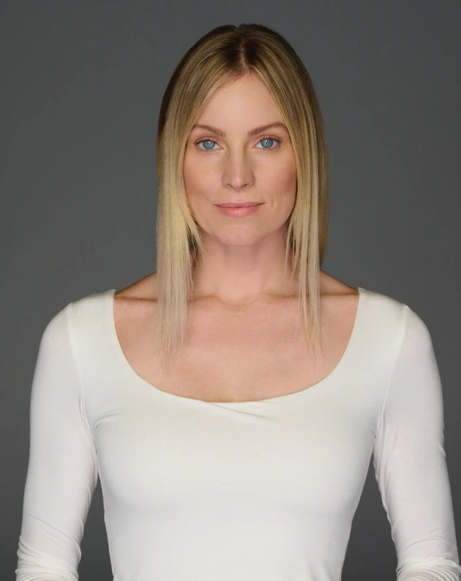 Top Billing 18" Topper By Raquel Welch | Mono Top 9 Top Billing 18" Topper By Raquel Welch | Mono Top - Image 7